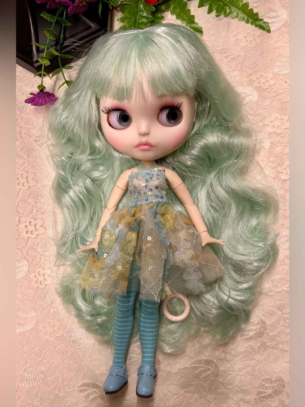 Customized Blythe Doll, Lime Green Hair, 12”, 30 cm, 1/6 scale, and Accessories - Picture 9 of 16